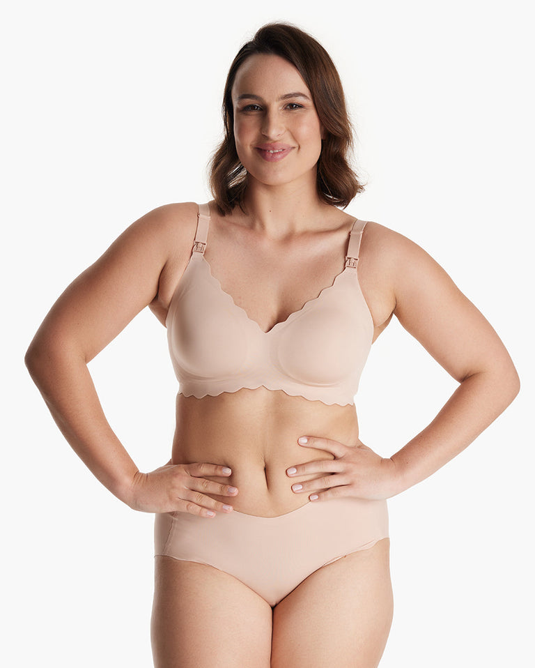 Translation missing: en.Woman in beige Jelly Strip Seamless Nursing Bra YN46 &amp; briefs. Shows scalloped trim, visible M9 Pump nursing clips